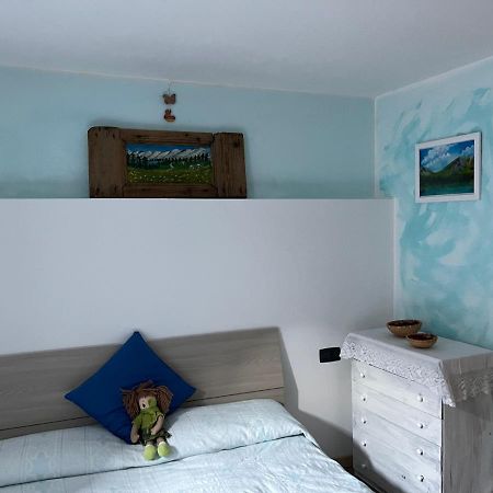 La Casa Di Pucci Nel Borgo Affrescato Di Parlasco Cortenova Bagian luar foto
