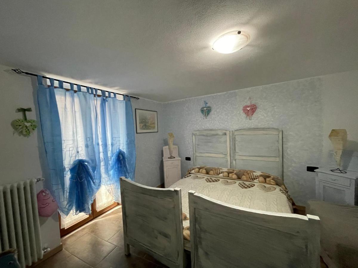 La Casa Di Pucci Nel Borgo Affrescato Di Parlasco Cortenova Bagian luar foto