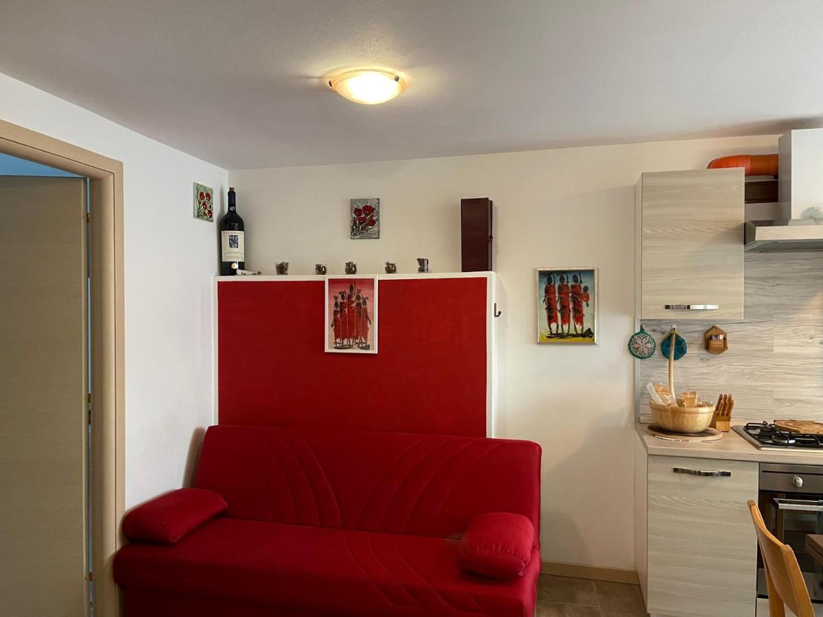 La Casa Di Pucci Nel Borgo Affrescato Di Parlasco Cortenova Bagian luar foto