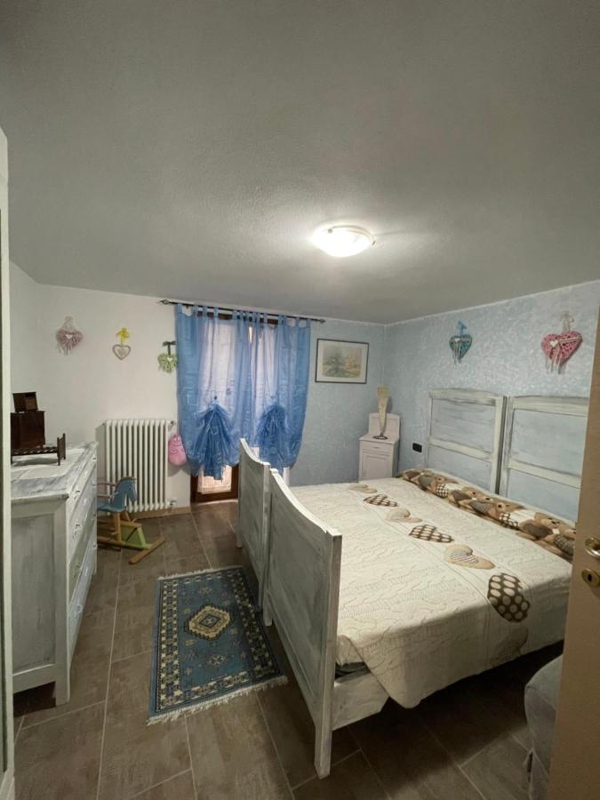 La Casa Di Pucci Nel Borgo Affrescato Di Parlasco Cortenova Bagian luar foto