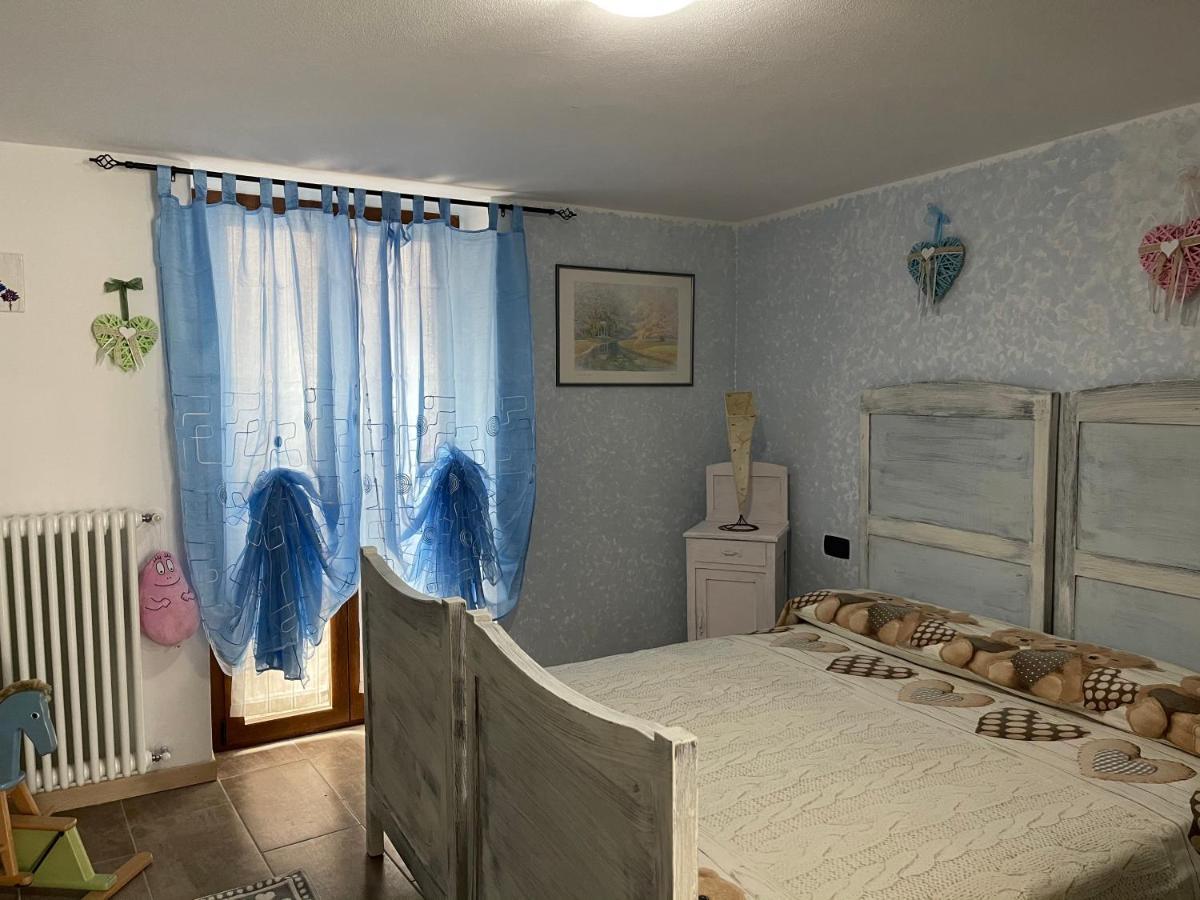 La Casa Di Pucci Nel Borgo Affrescato Di Parlasco Cortenova Bagian luar foto
